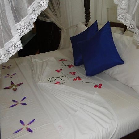 Hotel Thambapanni Retreat Unawatuna Esterno foto